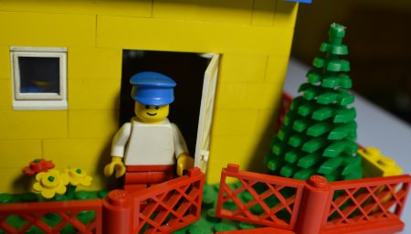 LEGO уходит из страны